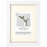 Рамка 21х30 см с паспарту 13х18 см небьющаяся, багет 26 мм МДФ, BRAUBERG «Ambassador», белая, 391366